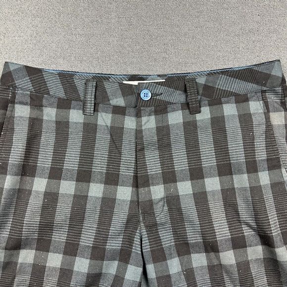Travis Mathew Golf Shorts Mens Size 34 Black Gray Color Flat Front Casual‎ Strip - Picture 2 of 12